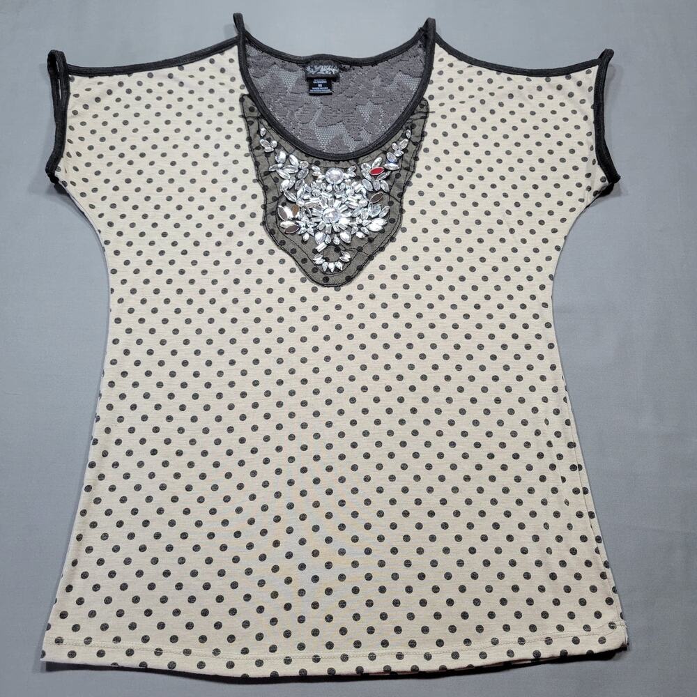 Daytrip Women Shirt Size M Gray Stretch Preppy Beads Cold Shoulder Short Sleeves